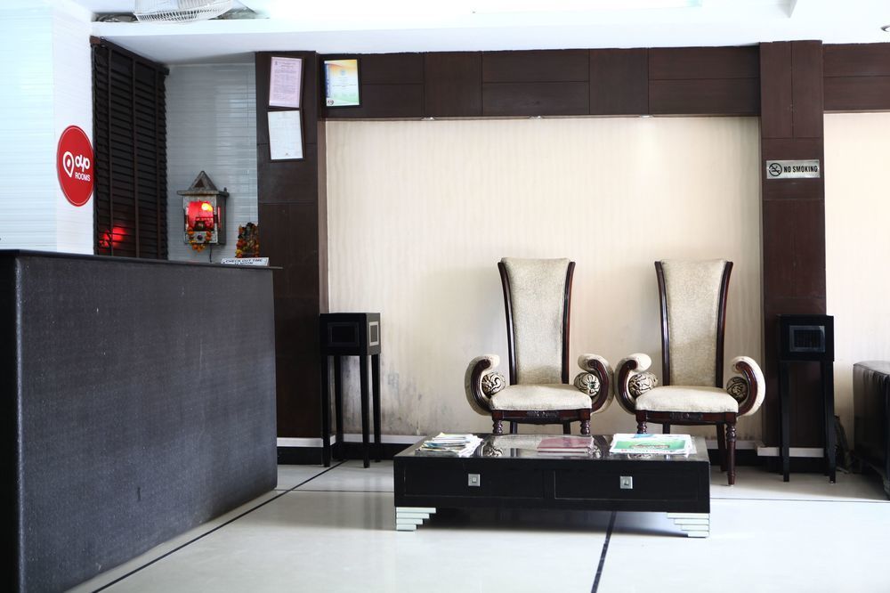 Hotel Oyo Premium Jasola Apollo Nueva Delhi Exterior foto